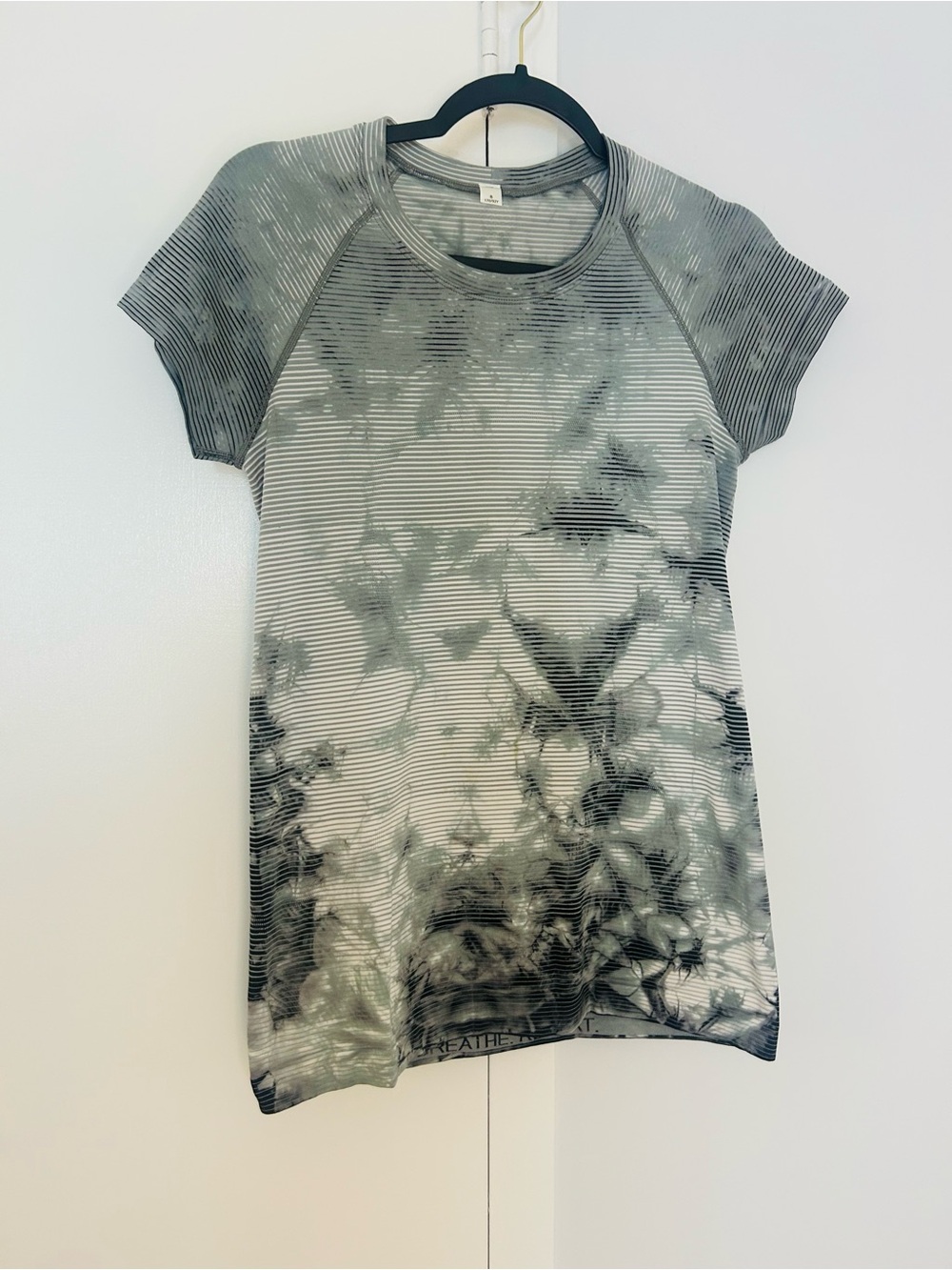 Lululemon Women’s Gray Tie-Dye Short Sleeve Active Tee Size 8